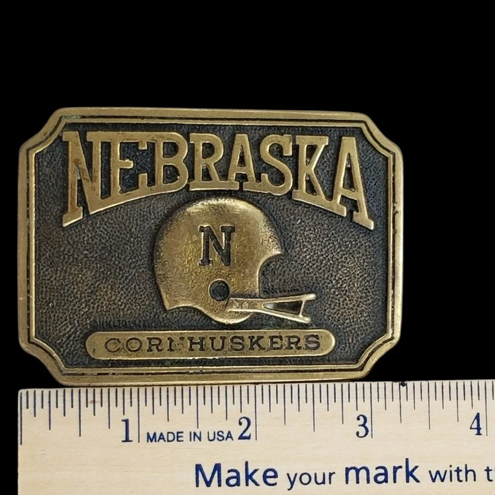 Nebraska Cornhuskers Football Helmet Belt Buckle Solid Brass 1982 Heritage‎ Mint
